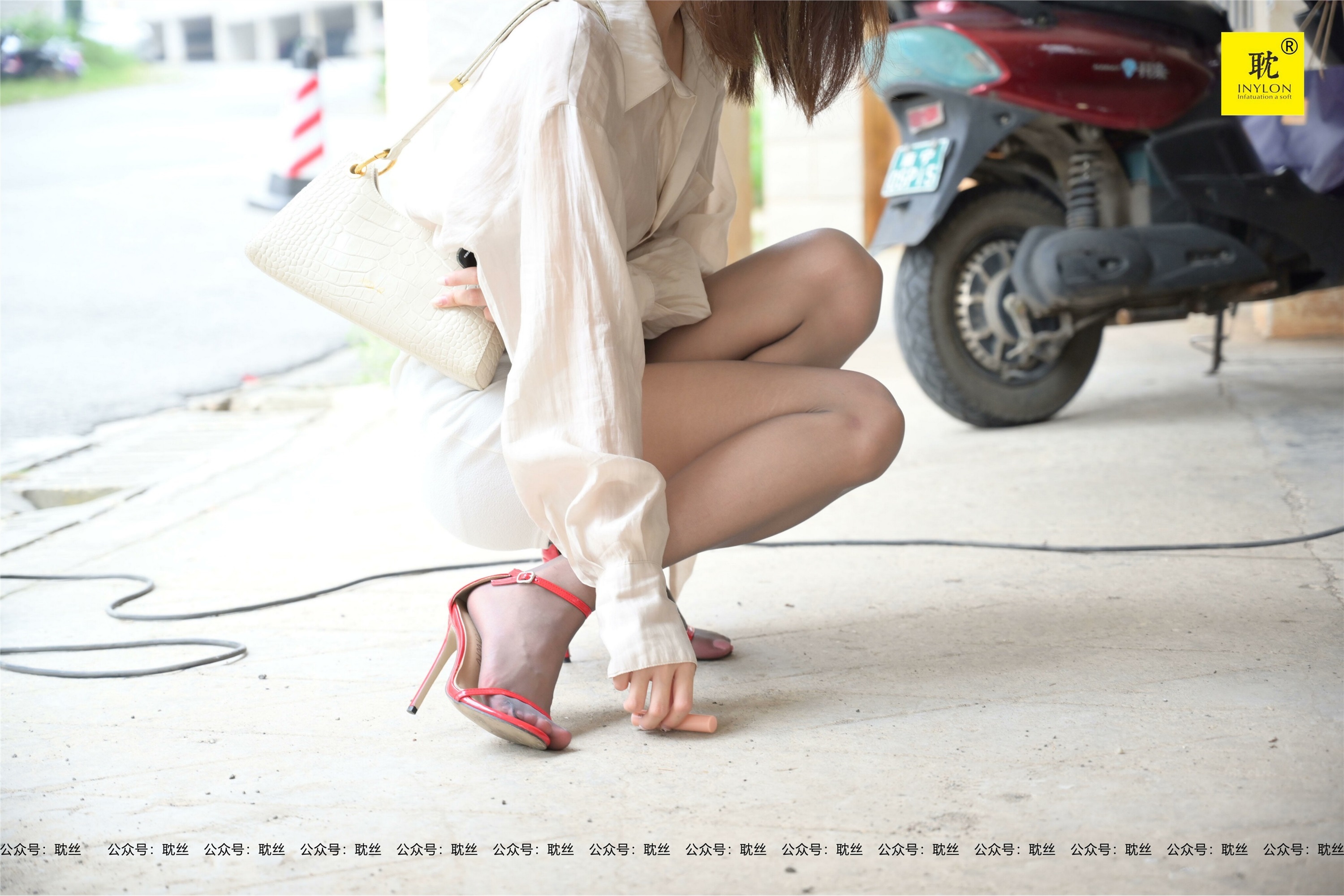 IESS异思趣向  第N种幻想之《一个人下班》⑦ 丘主管